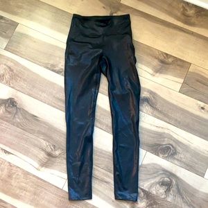 Black sparkle leggings. Xs.